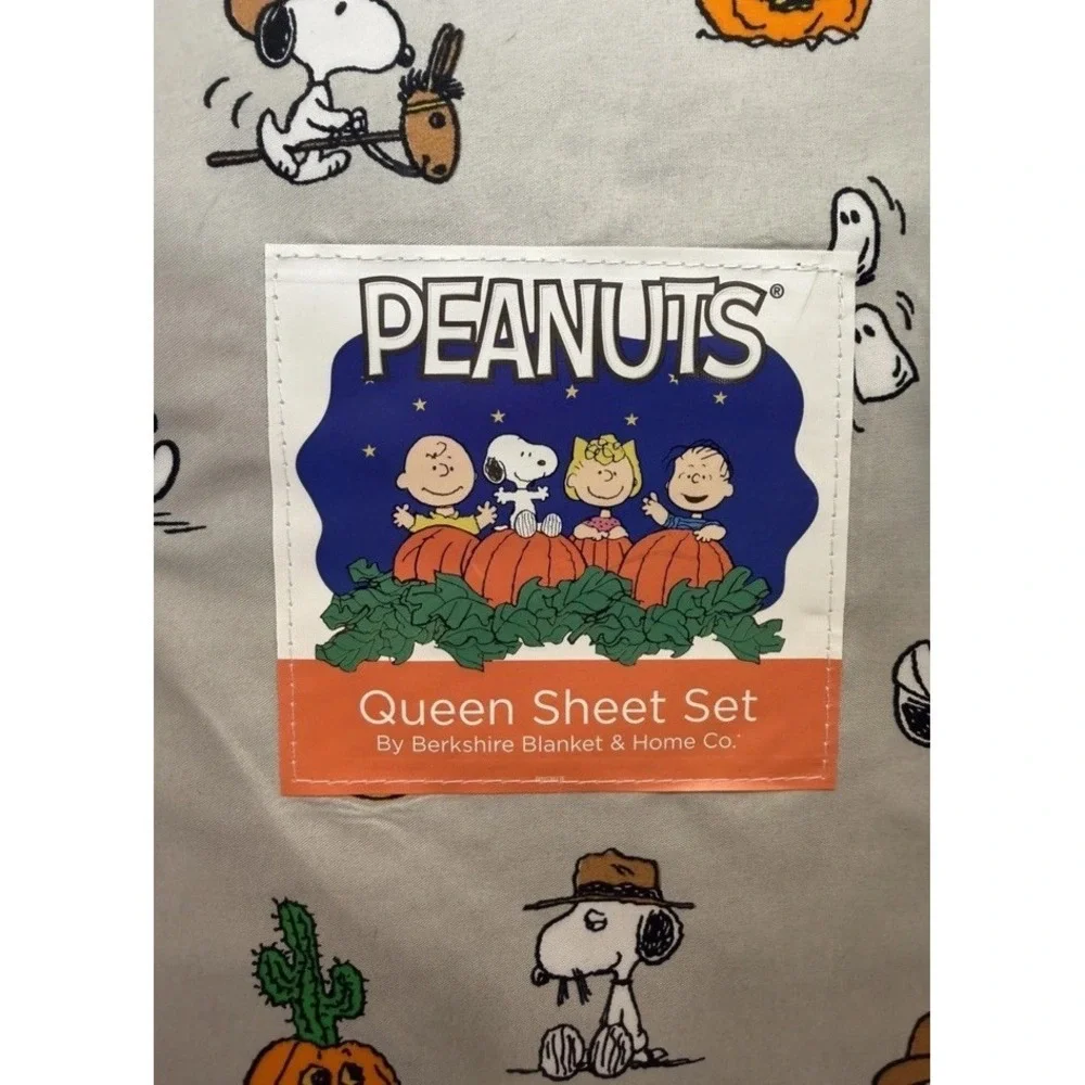 Peanuts Snoopy Spike Gray Halloween Queen Sheet Set Mummy Cactus Skeleton